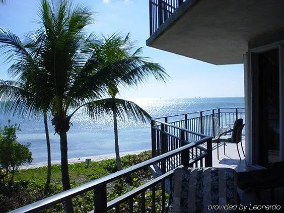1800 Atlantic Suites Key West