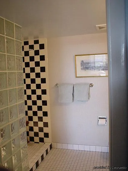 1800 Atlantic Suites Key West Aparthotel
